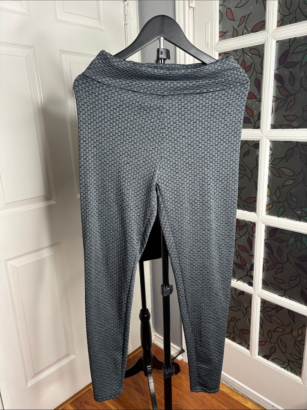 High-Waist Textured Leggings — Gray